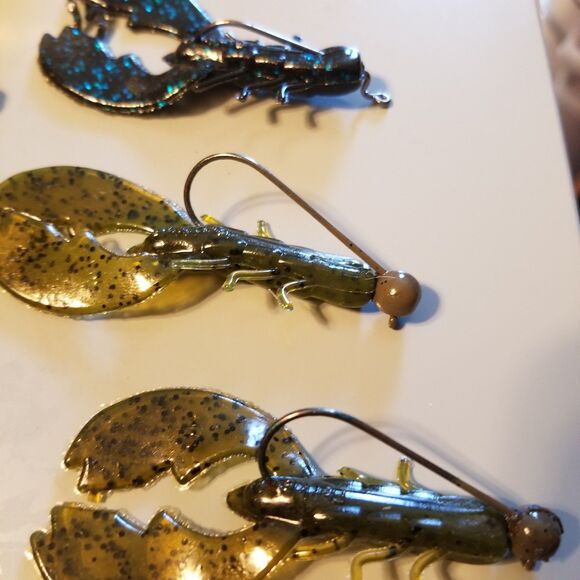 Open bag of Berkley power bait chigger craws. Comes as seen - Picture 3 of 4